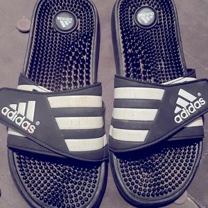 Mens size 9 Adidas slip on Velcro sandals.